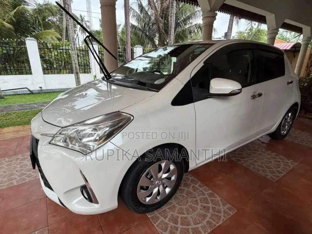 Toyota Vitz 2018 Car (Used)