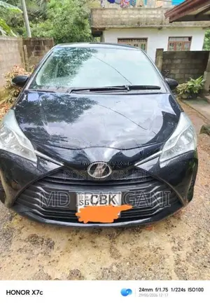 Toyota Vitz 2018 Car (Used)