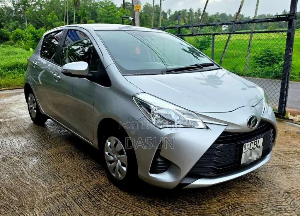 Toyota Vitz 2018 Car (Used)