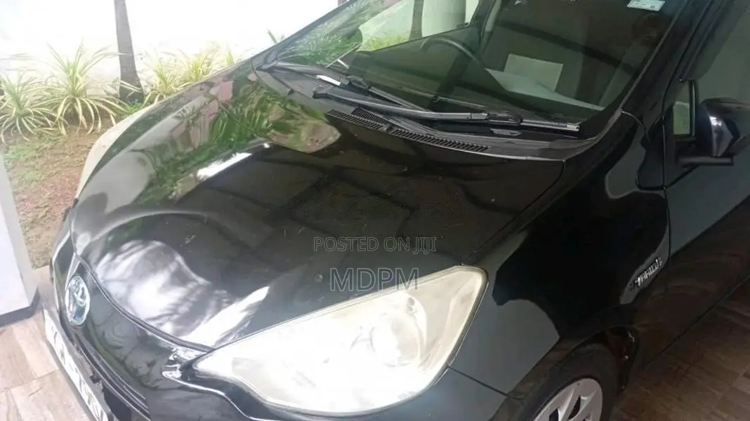 Toyota Aqua 2012 Car (Used)