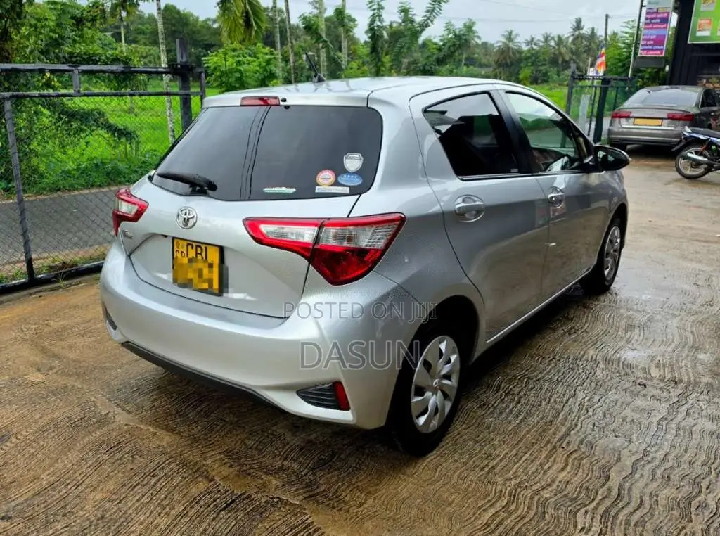 Toyota Vitz 2018 Car (Used)