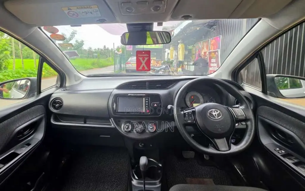 Toyota Vitz 2018 Car (Used)