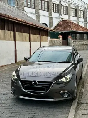 Mazda Axela 2013 Car (Used)