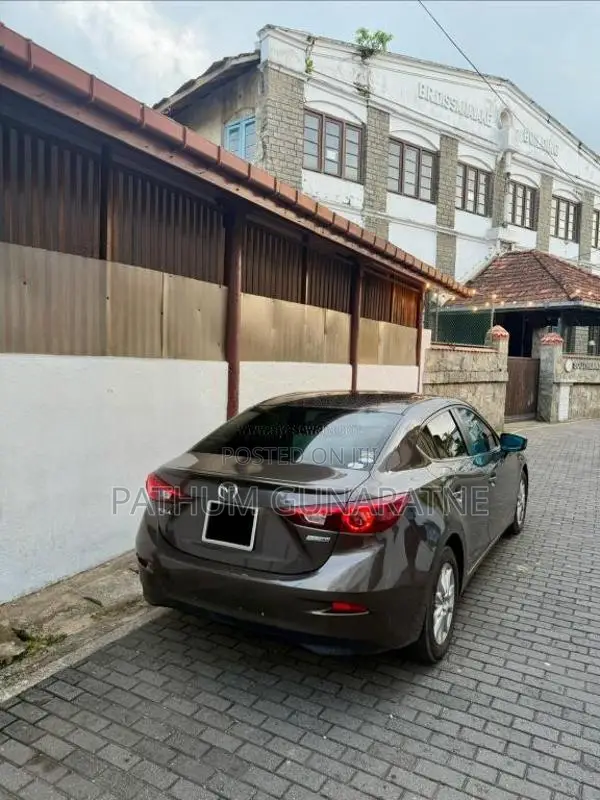 Mazda Axela 2013 Car (Used)