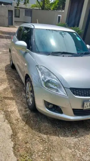 Suzuki Swift 2012 Car (Used)