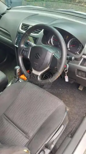 Suzuki Swift 2012 Car (Used)