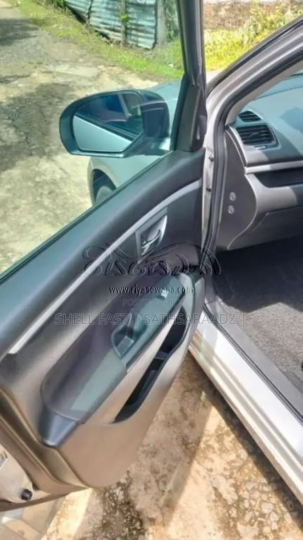 Suzuki Swift 2012 Car (Used)