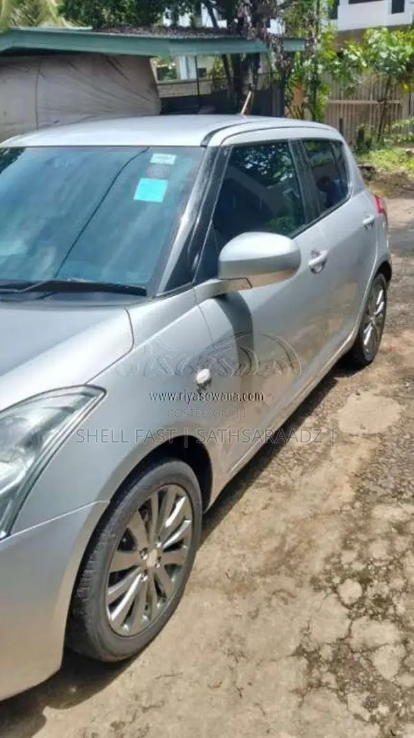Suzuki Swift 2012 Car (Used)