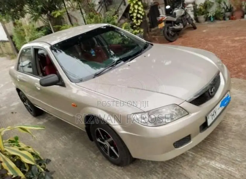 Mazda 323 2001 Car (Used)