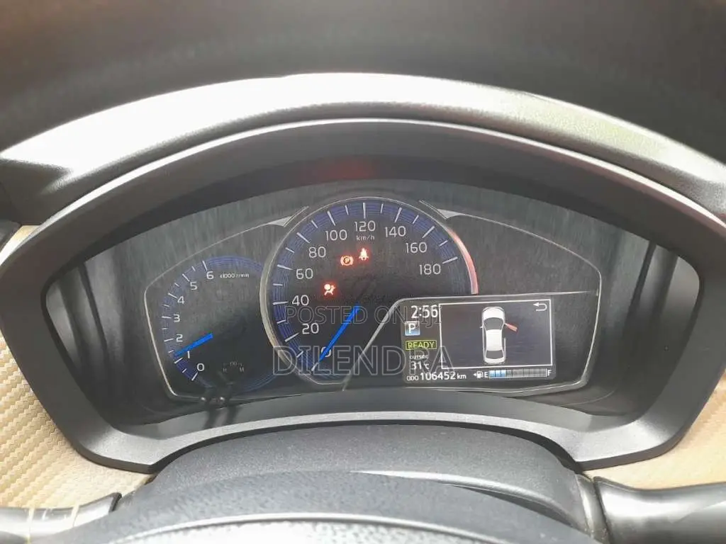 Toyota Axio 2013 Car (Used)