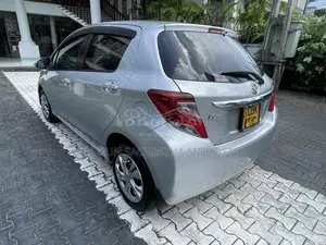 Toyota Vitz 2017 Car (Used)
