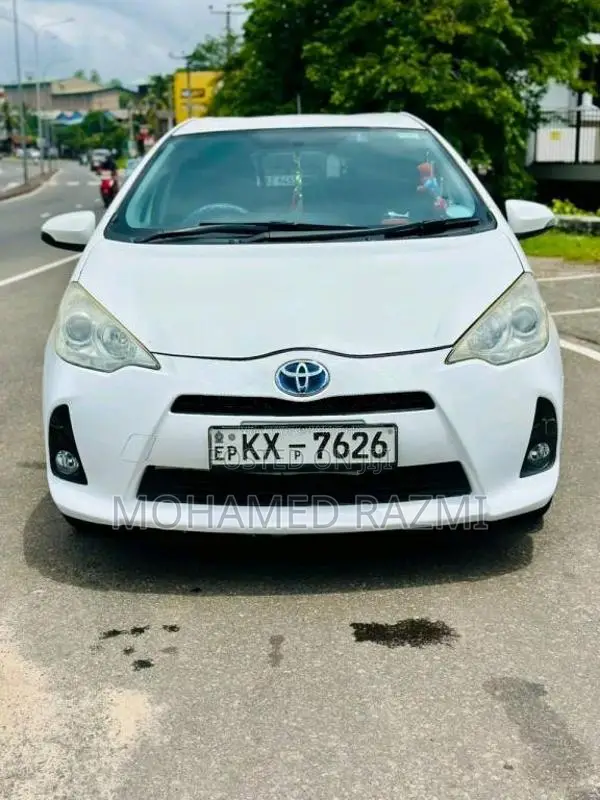 Toyota Aqua 2013 Car (Used)