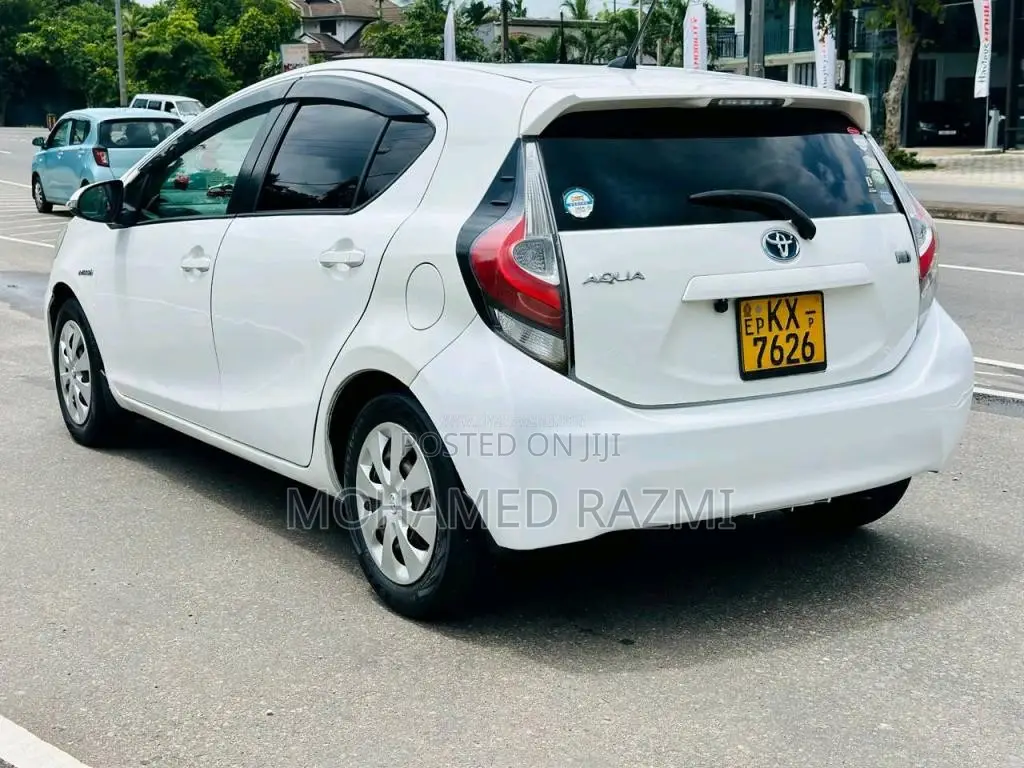 Toyota Aqua 2013 Car (Used)