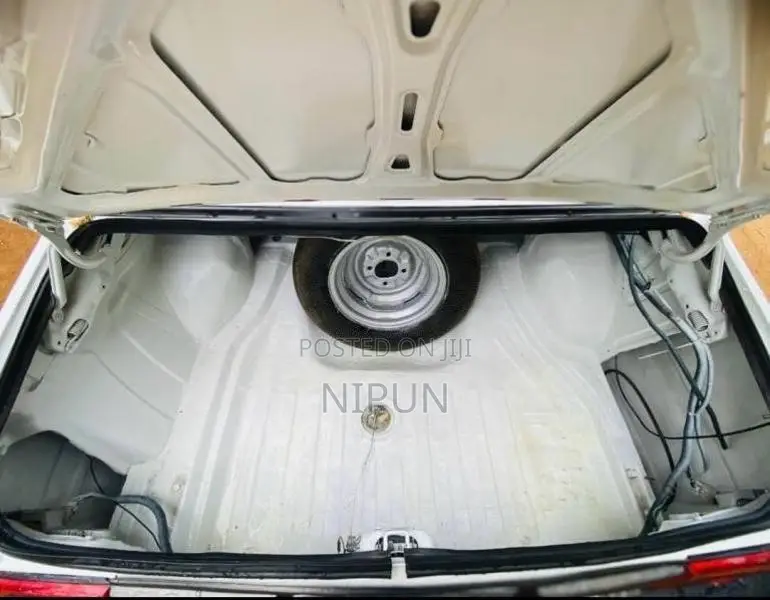 Mitsubishi Lancer Box 1983 Car (Used)