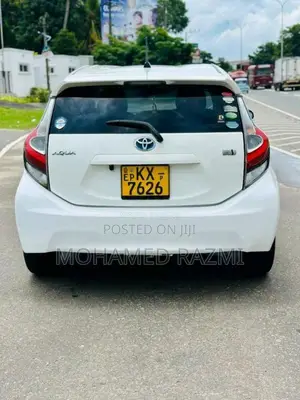 Toyota Aqua 2013 Car (Used)