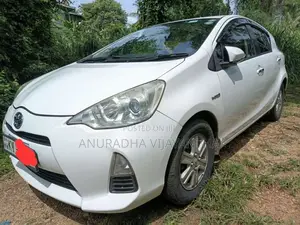 Toyota Aqua 2013 Car (Used)