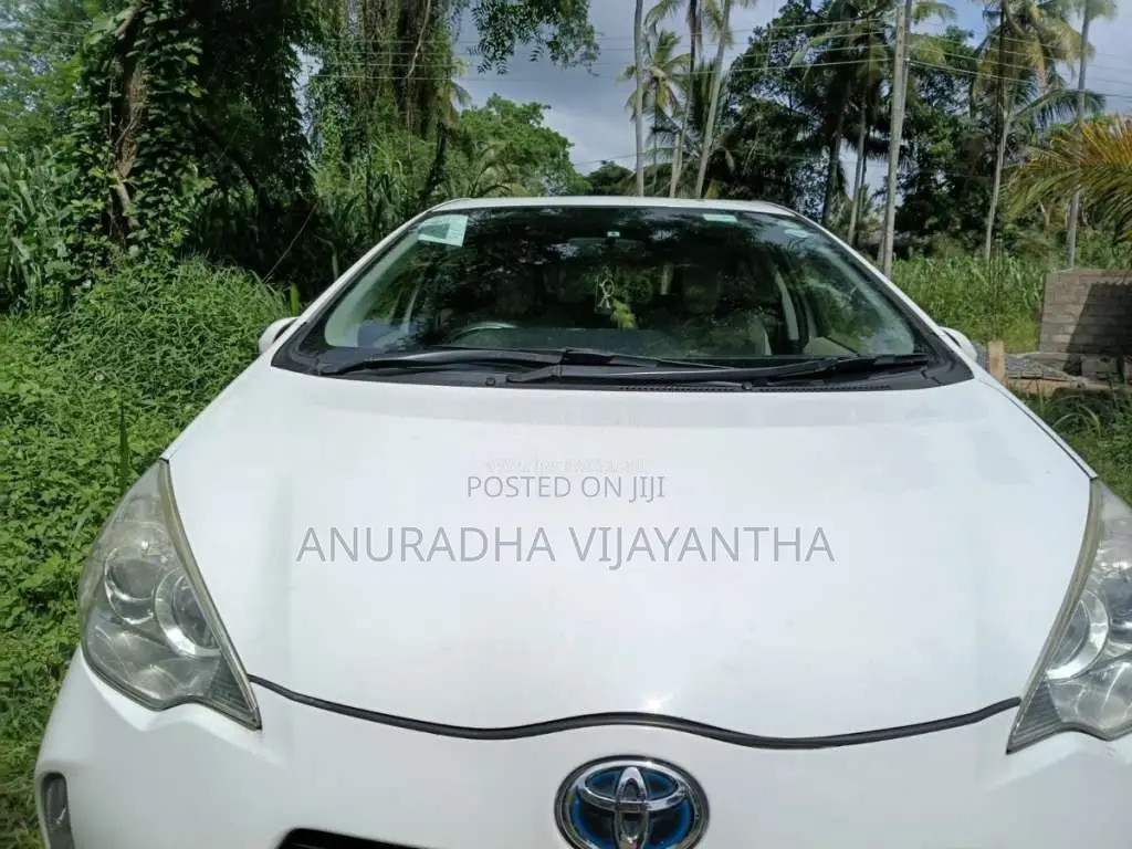 Toyota Aqua 2013 Car (Used)