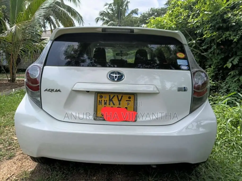 Toyota Aqua 2013 Car (Used)