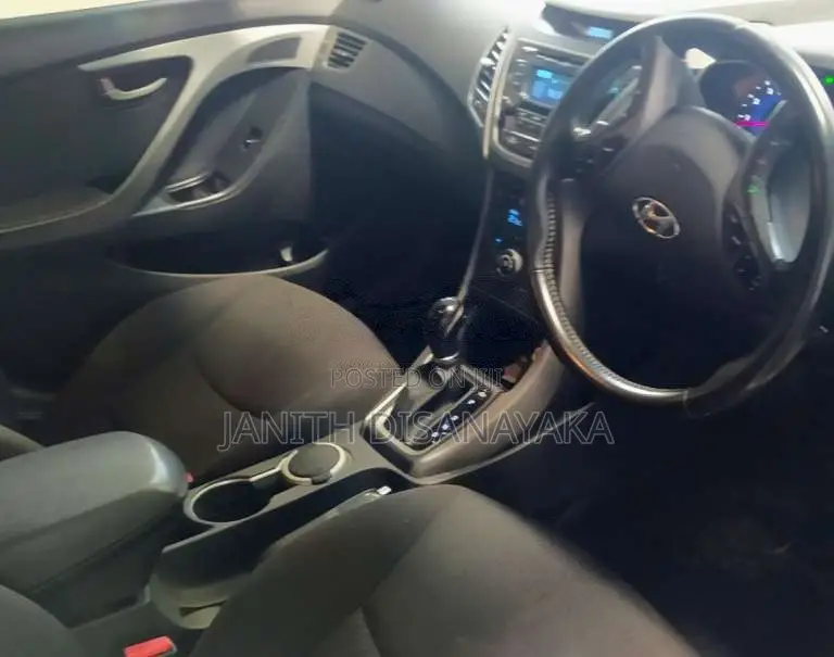 Hyundai Elantra 2015 Car (Used)