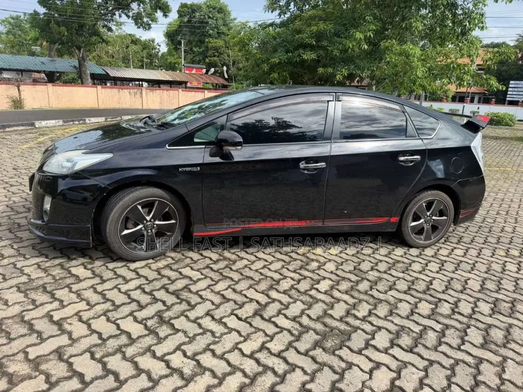 Toyota Prius 2011 Car (Used)