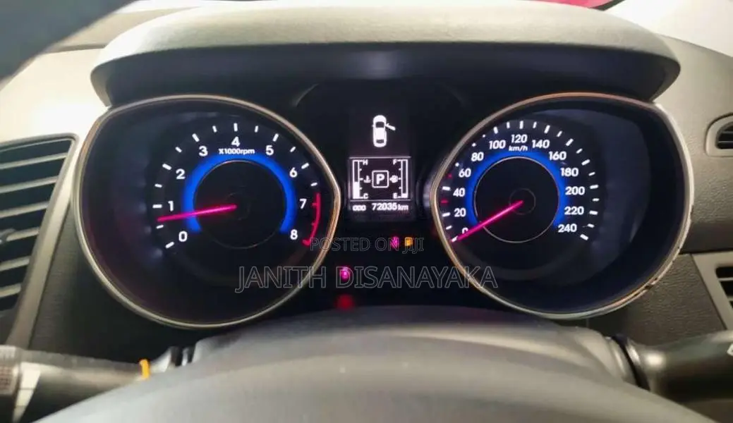 Hyundai Elantra 2015 Car (Used)