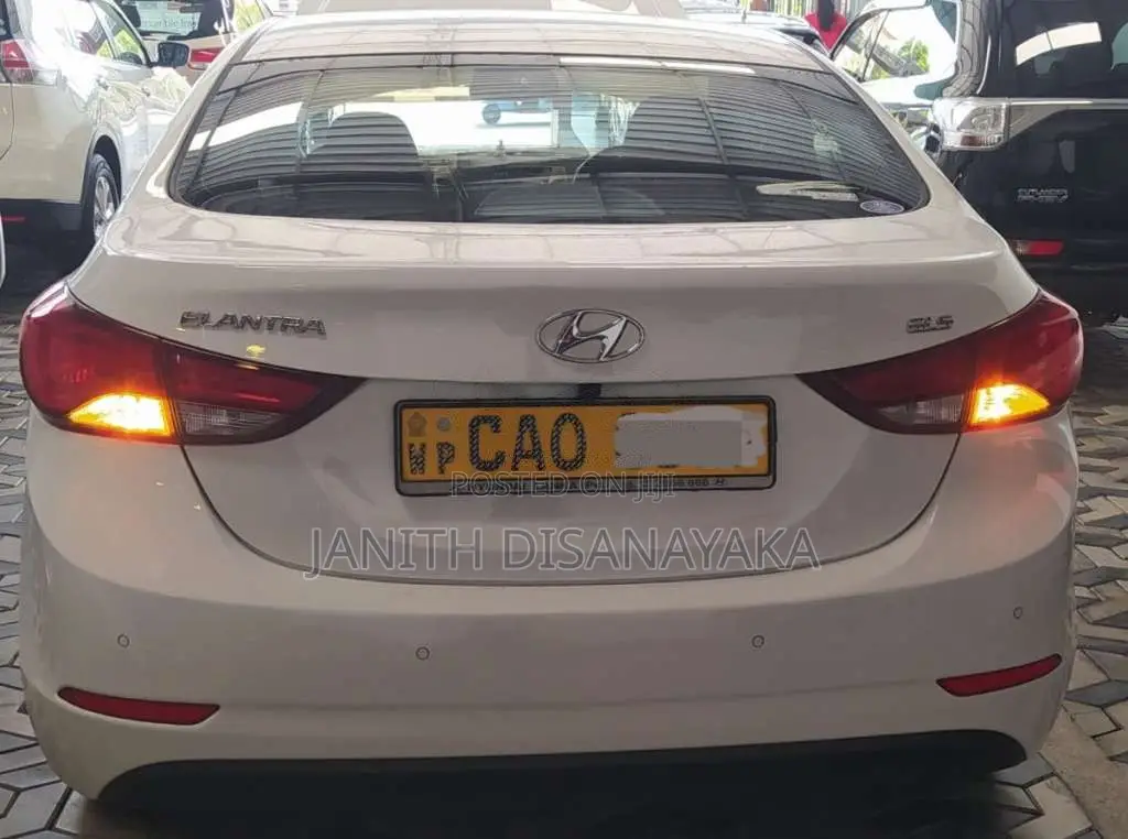 Hyundai Elantra 2015 Car (Used)