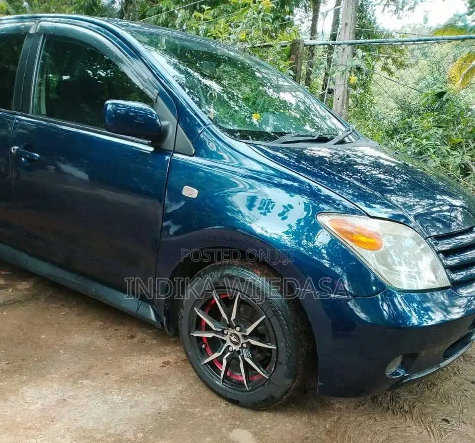 Toyota IST 2002 Car (Used)
