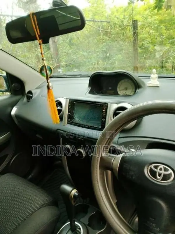 Toyota IST 2002 Car (Used)