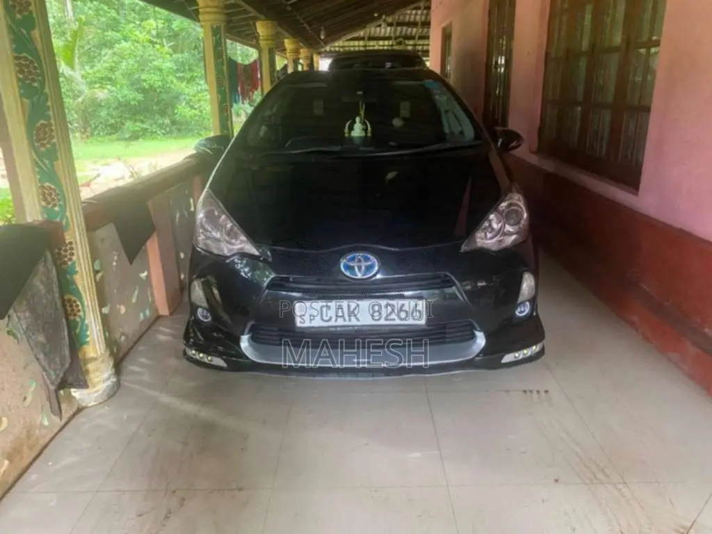 Toyota Aqua 2013 Car (Used)