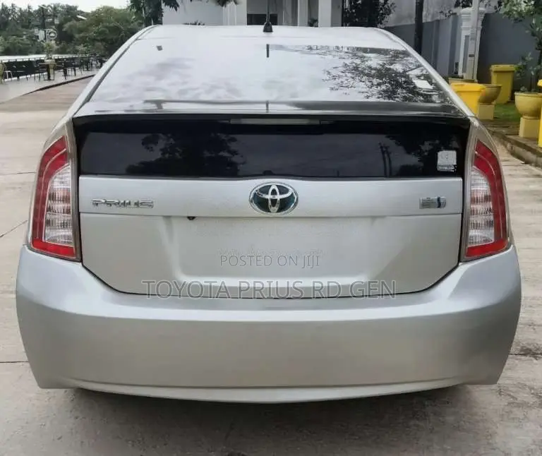 Toyota Prius 2013 Car (Used)