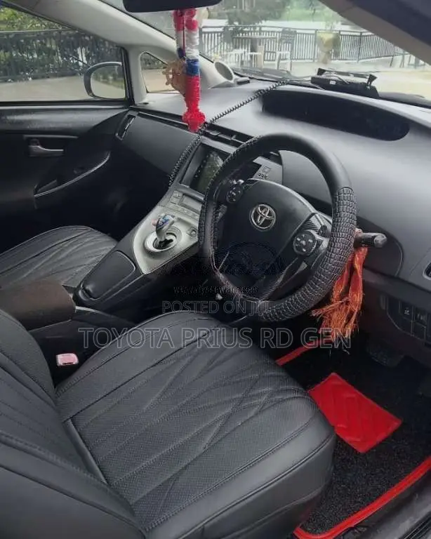 Toyota Prius 2013 Car (Used)