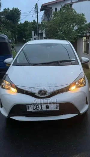 Toyota Vitz 2016 Car (Used)