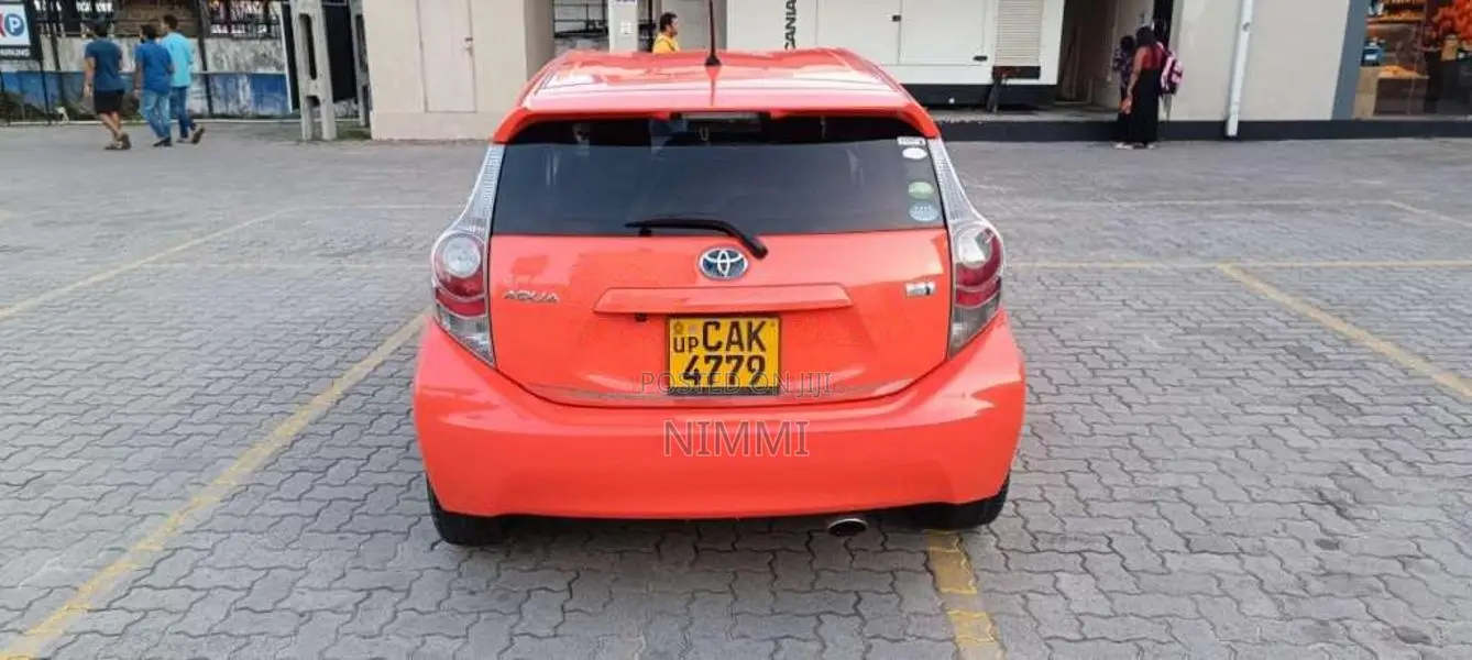 Toyota Aqua 2012 Car (Used)