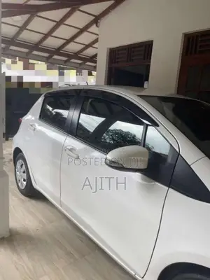 Toyota Vitz 2016 Car (Used)