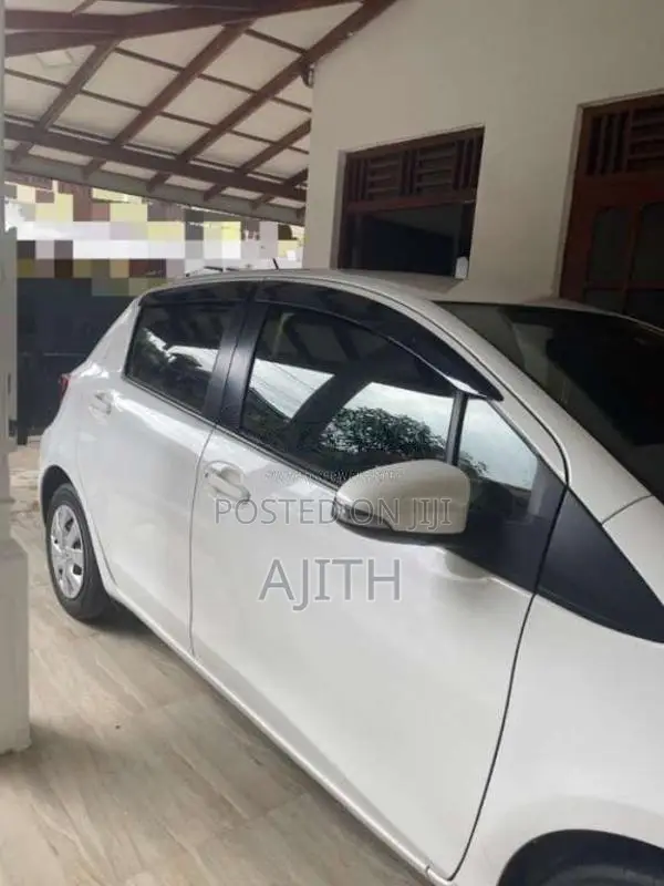 Toyota Vitz 2016 Car (Used)
