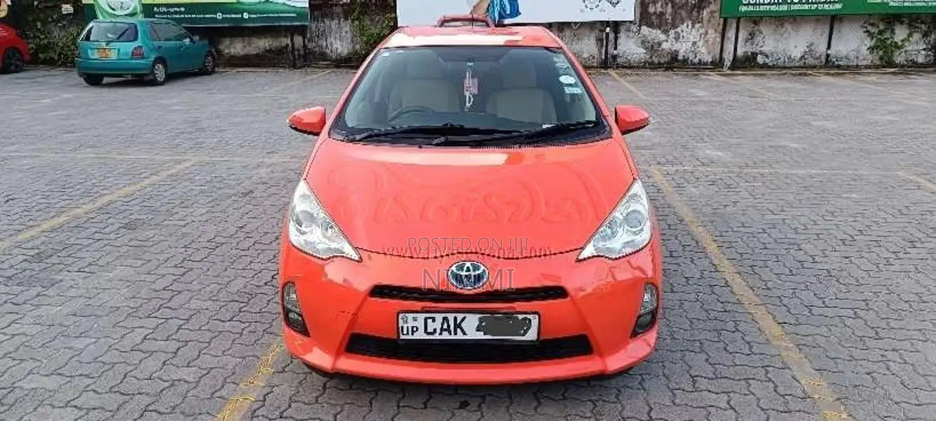 Toyota Aqua 2012 Car (Used)