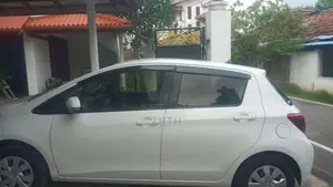 Toyota Vitz 2016 Car (Used)