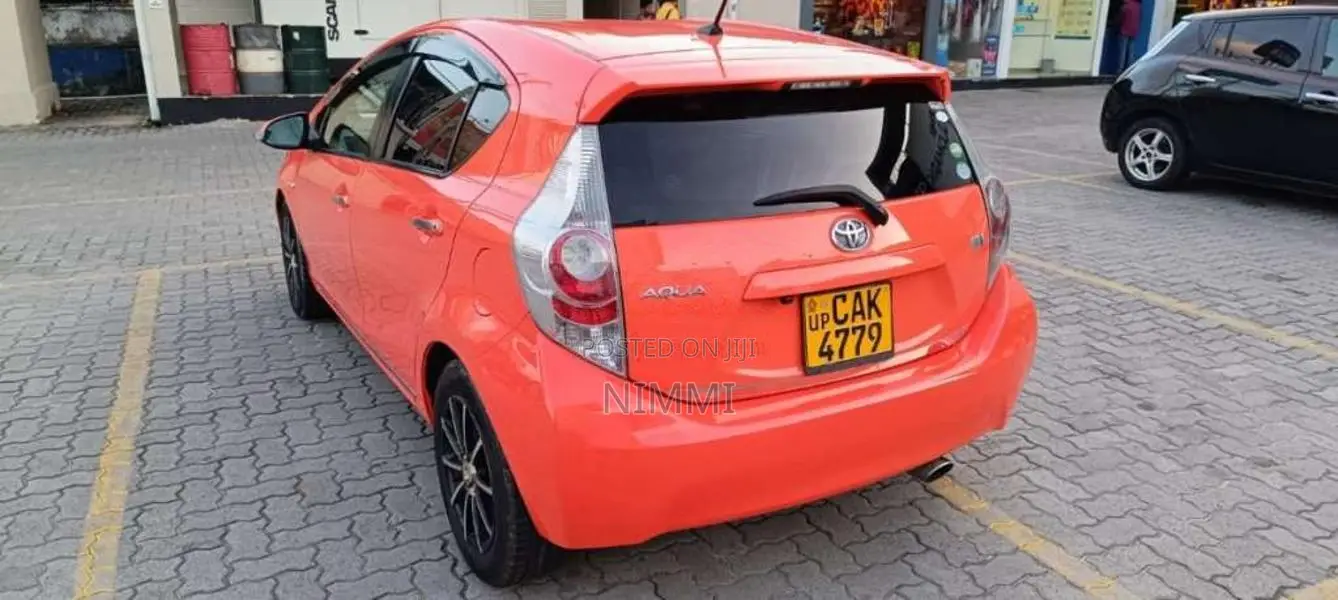 Toyota Aqua 2012 Car (Used)