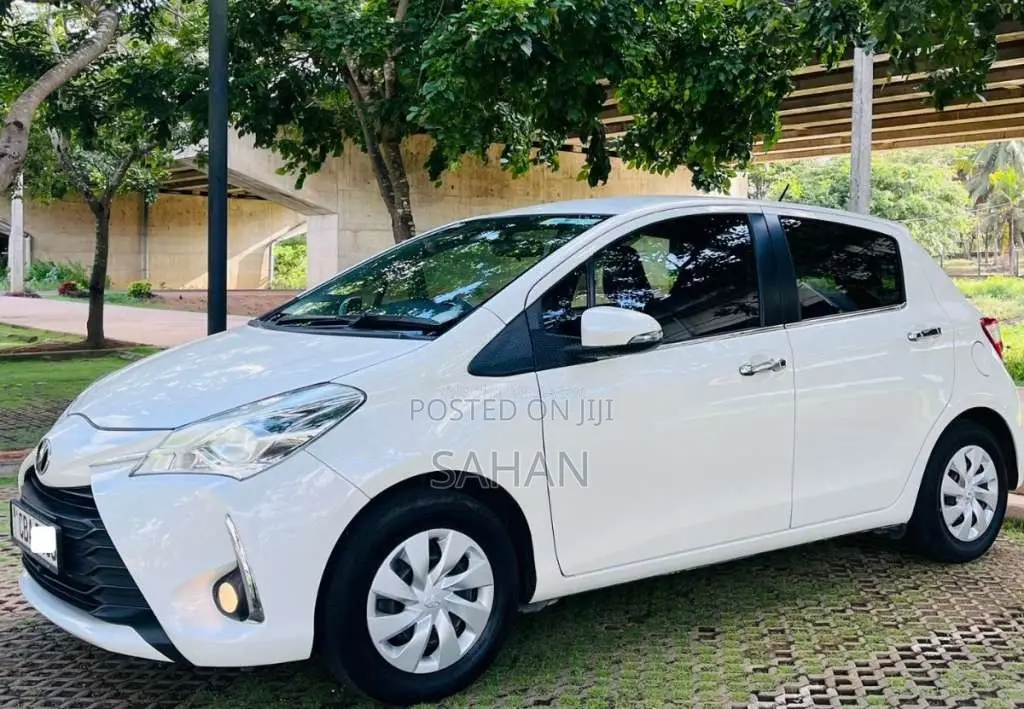 Toyota Vitz 2018 Car (Used)