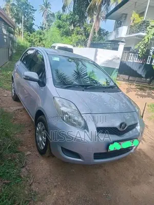 Toyota Vitz 2007 Car (Used)
