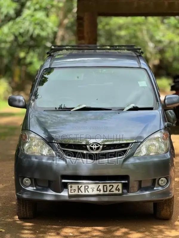Toyota Avanza 2011 Car (Used)