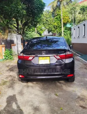 Honda Grace 2017 Car (Used)
