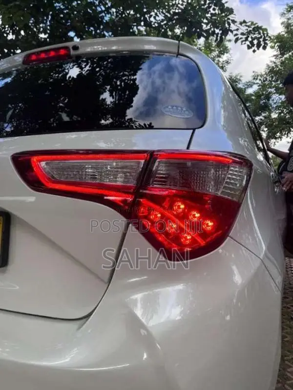Toyota Vitz 2018 Car (Used)