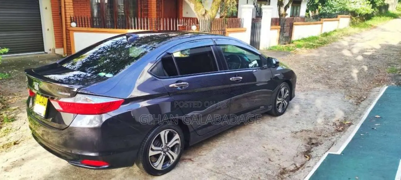 Honda Grace 2017 Car (Used)