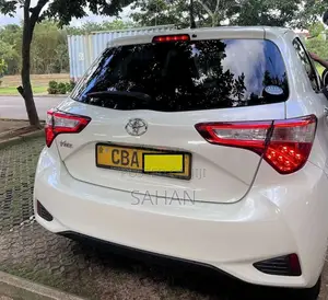 Toyota Vitz 2018 Car (Used)