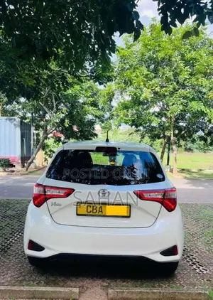 Toyota Vitz 2018 Car (Used)