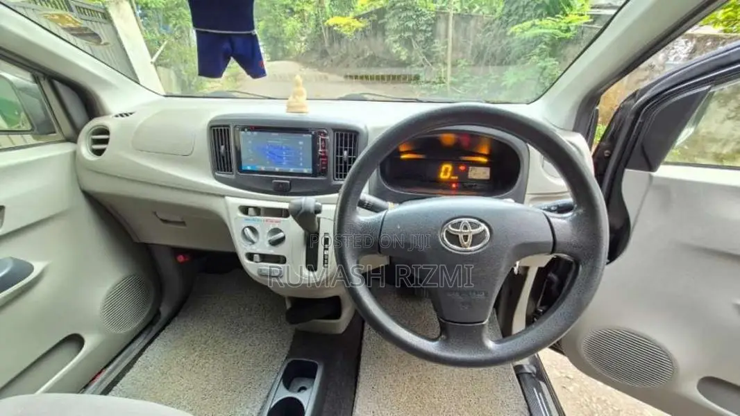 Toyota Pixis 2016 Car (Used)