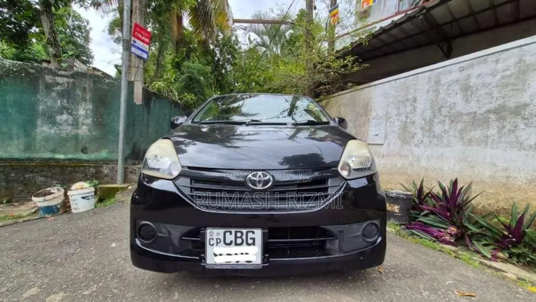 Toyota Pixis 2016 Car (Used)