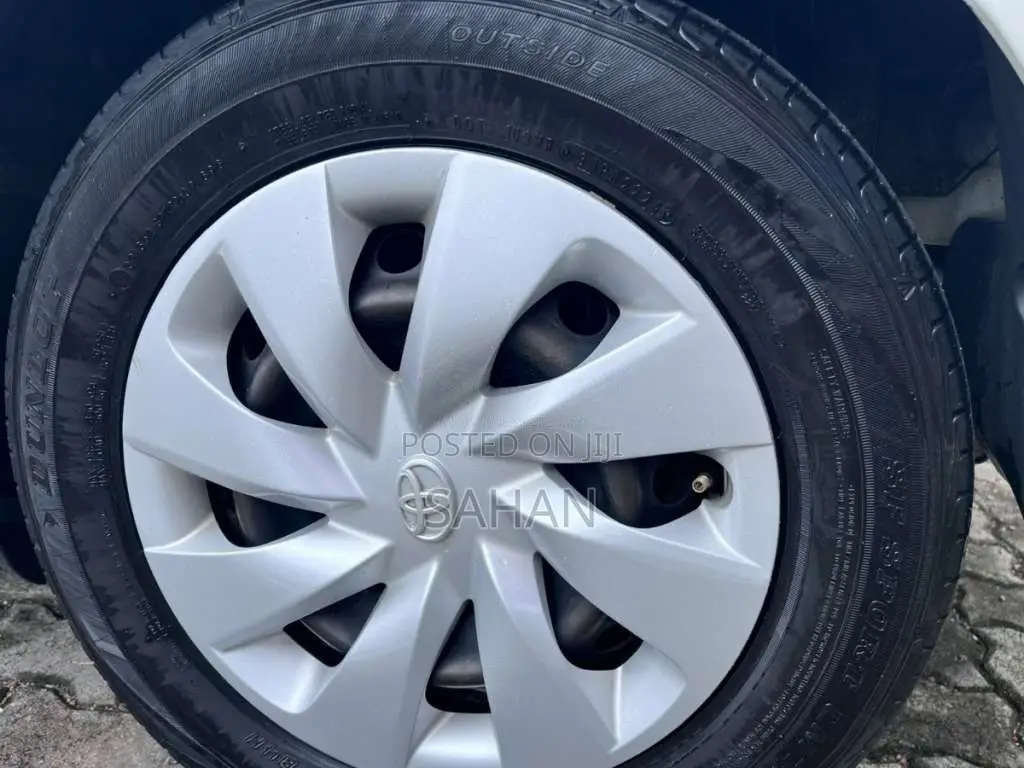 Toyota Vitz 2018 Car (Used)