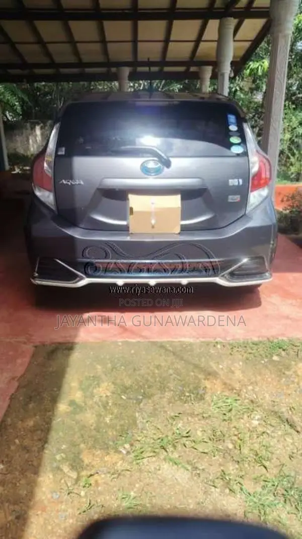Toyota Aqua 2012 Car (Used)